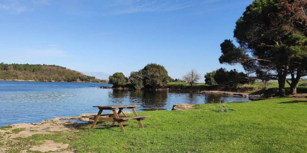 Yurtdışı sanmayın! Gizli cennet Türkiye’den: Koyda orman, ufukta bakır renginde gökyüzü! 4